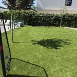 Modelo Pedreña 57: césped artificial cómodo para un jardín con niños