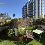Modelo Santander 45: césped artificial con volumen para una terraza urbana